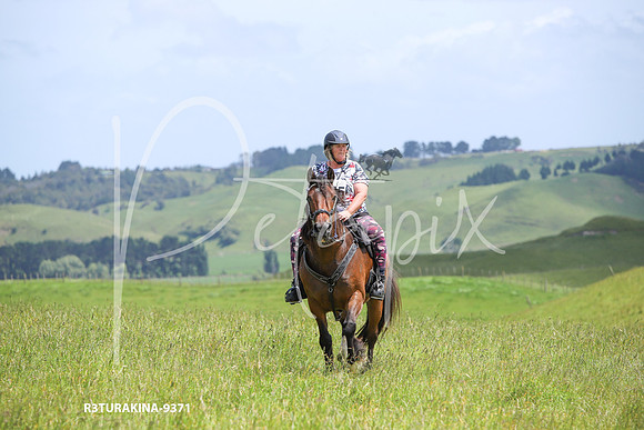 R3TURAKINA-9371